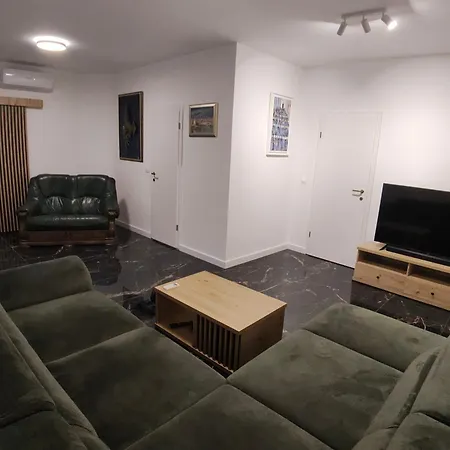 Zeus Faber Apartment-luksuzna Oaza U Centru Grada *